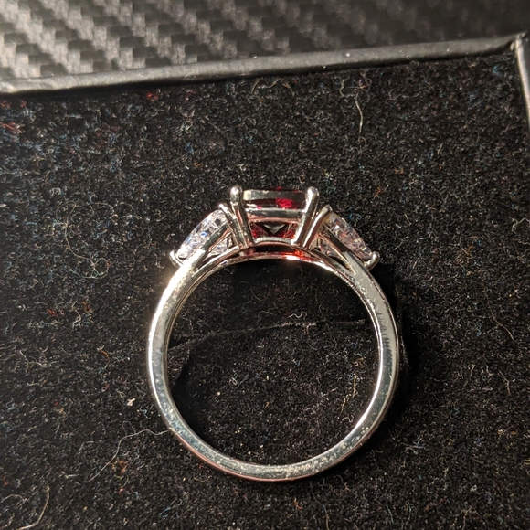 Vintage Nataliya V Collister Red Glass and Crystal Ring - Picture 2 of 6